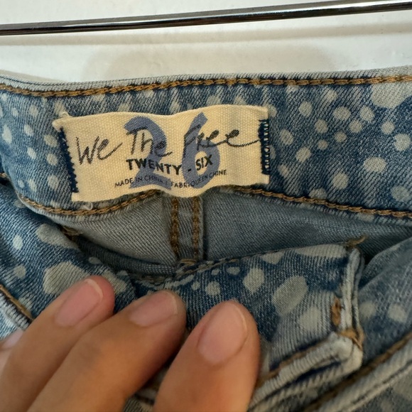 FREE PEOPLE FLOAT ON BELL BOTTOMS SZ 26 light blue batik print EUC - Picture 4 of 8